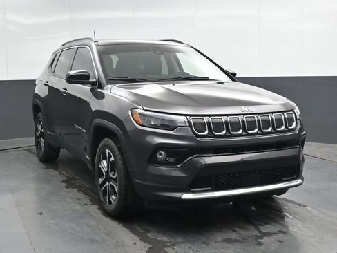 Used 2022 Jeep Compass Limited w/ Sun and Sound Group AWD/4WD image 6