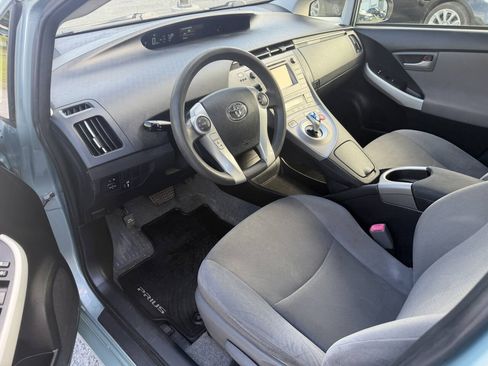 Used 2012 Toyota Prius Two FWD image 9