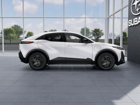 New 2026 Subaru Uncharted Premium FWD image 6