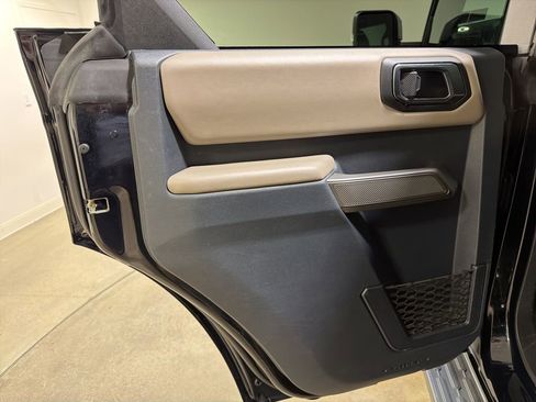 Used 2023 Ford Bronco Wildtrak image 19