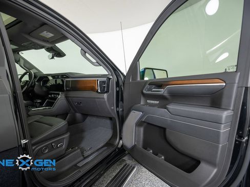 Used 2025 GMC Sierra 1500 Denali w/ Denali Reserve Package AWD/4WD image 41