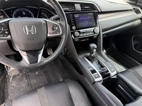 Used 2019 Honda Civic Touring image 13