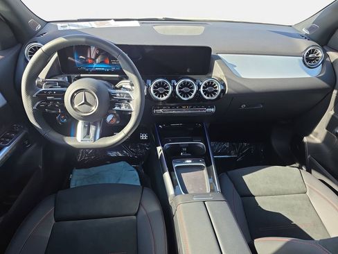 New 2026 Mercedes-Benz GLA 35 AMG 4MATIC image 9