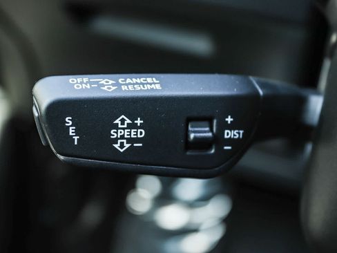 Used 2024 Audi Q8 e-tron Premium AWD/4WD image 31