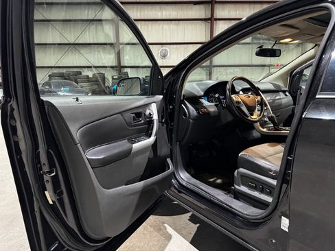 Used 2014 Ford Edge SEL w/ Equipment Group 205A AWD/4WD image 12