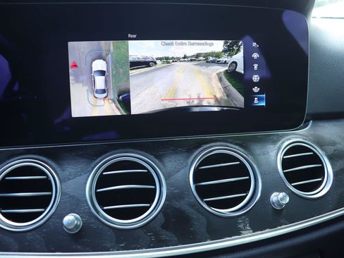 Used 2022 Mercedes-Benz E 450 4MATIC Sedan image 29