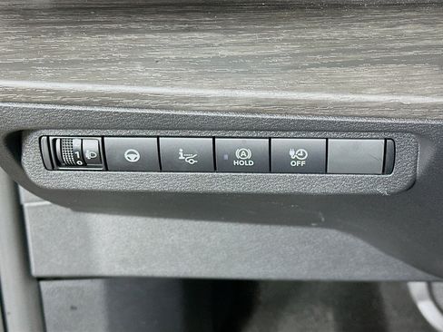 Used 2023 Nissan Ariya FWD image 17