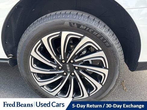 Used 2025 Lincoln Navigator Black Label AWD/4WD image 8