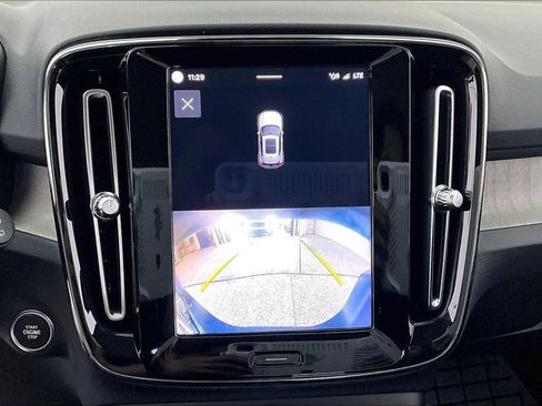 Certified 2024 Volvo XC40 B5 Core w/ Protection Package Premier AWD/4WD image 28