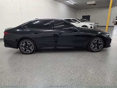 Used 2026 BMW 530i w/ M Sport Package RWD image 12