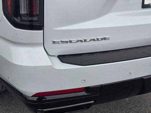 New 2026 Cadillac Escalade ESV Sport w/ Touring Package AWD/4WD image 11