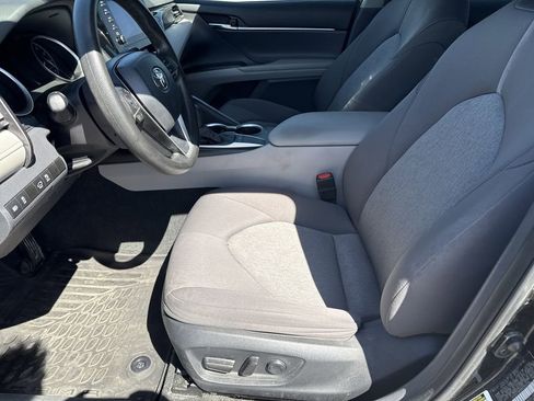 Used 2022 Toyota Camry LE image 12