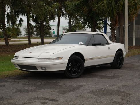 Used 1990 Buick Reatta Convertible image 12