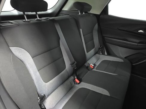 Used 2023 Chevrolet TrailBlazer LS FWD image 16