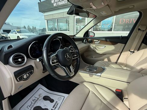 Used 2021 Mercedes-Benz GLC 300 GLC 300 4MATIC Sport Utility 4 image 9