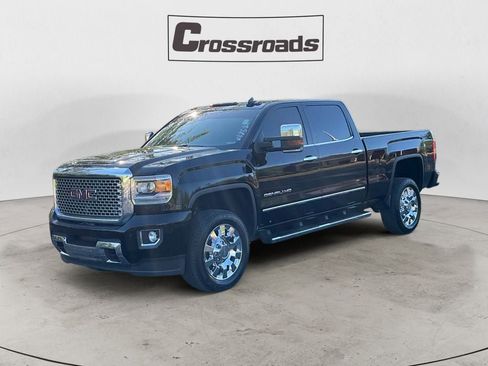 Used 2016 GMC Sierra 2500 Denali w/ Duramax Plus Package AWD/4WD image 1