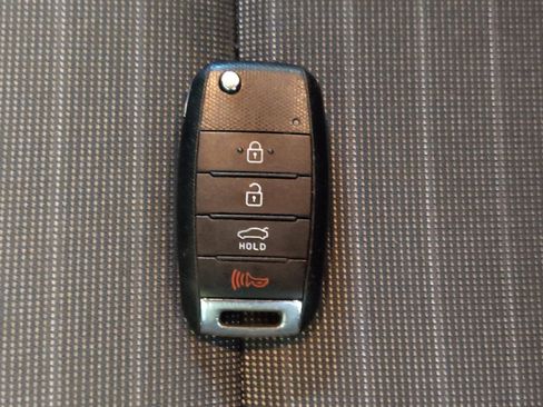 Used 2016 Kia Forte LX image 32