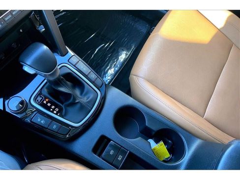 Used 2024 Kia Seltos SX w/ SX Sunroof Package image 19