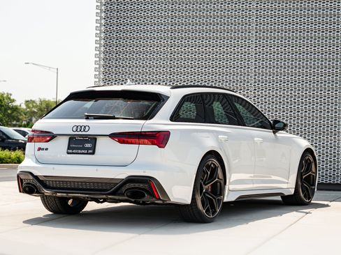 Certified 2025 Audi RS 6 performance AWD/4WD image 4