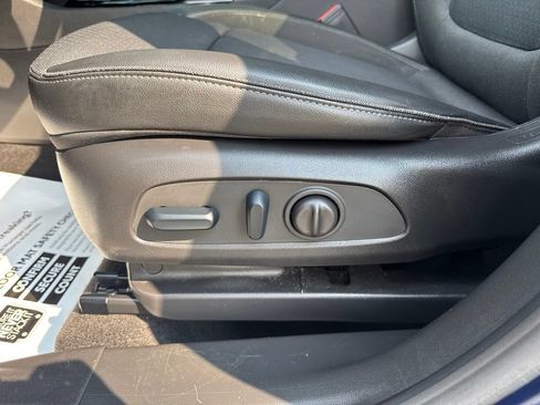 Used 2023 Buick Encore GX Preferred w/ Cold Weather Comfort Package AWD/4WD image 37