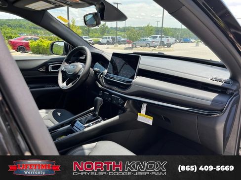 New 2026 Jeep Compass Latitude AWD/4WD image 27
