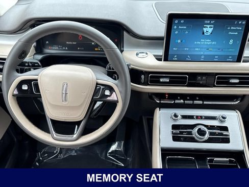 Used 2023 Lincoln Aviator 2WD w/ Premium Package image 19