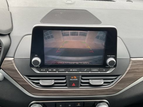 Used 2023 Nissan Altima 2.5 SV image 14