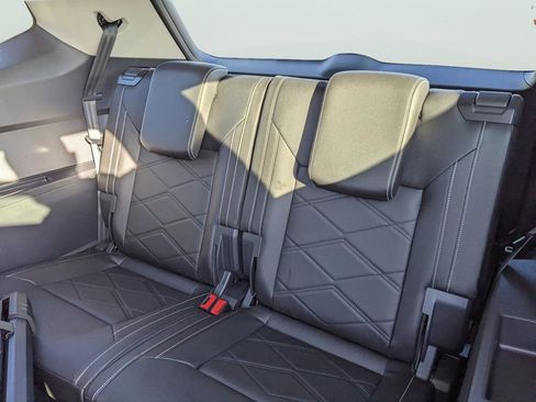 New 2026 Volkswagen Atlas SE FWD image 17