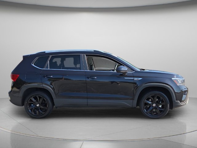 Used 2024 Volkswagen Taos SE FWD image 9
