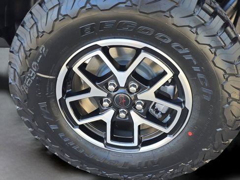 New 2026 Jeep Wrangler Unlimited Rubicon w/ Safety Group image 10