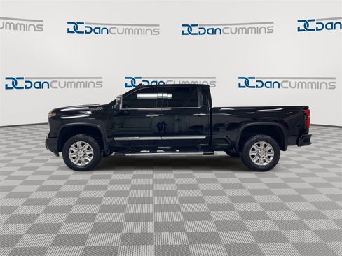 Used 2025 Chevrolet Silverado 2500 High Country w/ Technology Package image 5