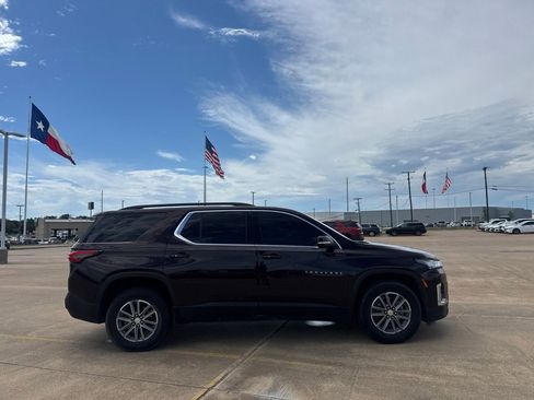Used 2023 Chevrolet Traverse LT FWD image 24