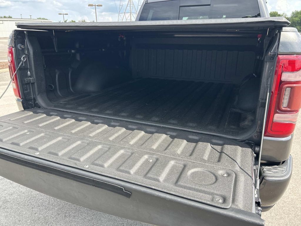 Used 2019 RAM 1500 Laramie AWD/4WD image 17