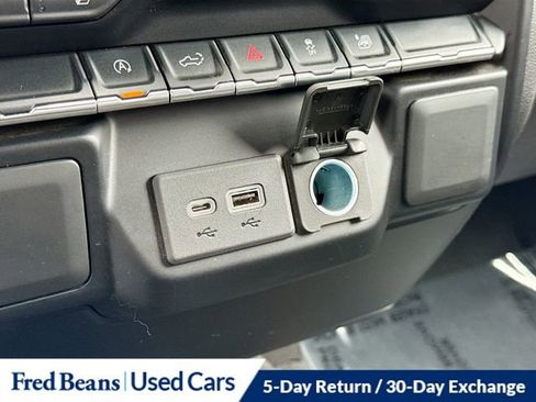 Used 2021 Chevrolet Silverado 1500 LT AWD/4WD image 35