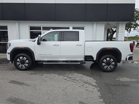 New 2025 GMC Sierra 2500 Denali w/ Denali Reserve Package image 4