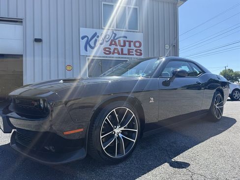 Used 2015 Dodge Challenger R/T Scat Pack RWD image 5