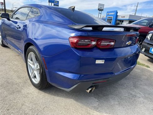Used 2022 Chevrolet Camaro LT image 4