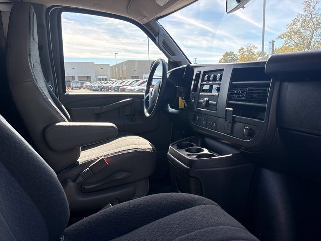 Used 2025 GMC Savana 2500 w/ Driver Convenience Package RWD image 22