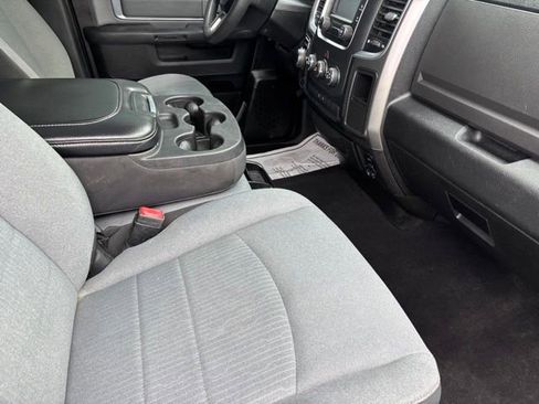 Used 2021 RAM 1500 Classic SLT AWD/4WD image 36