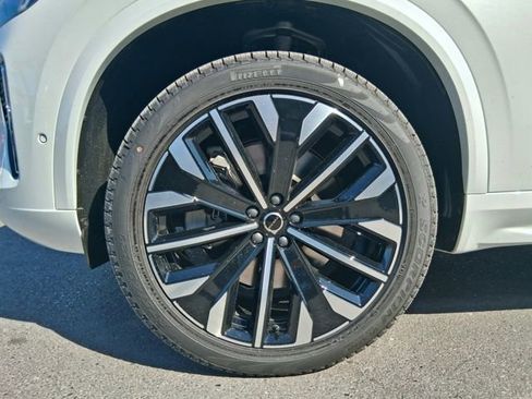 New 2026 Volvo XC90 T8 Plus w/ Protection Package Premier AWD/4WD image 21