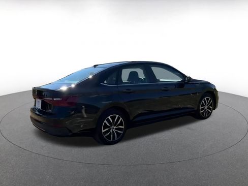 Used 2025 Volkswagen Jetta SE image 16