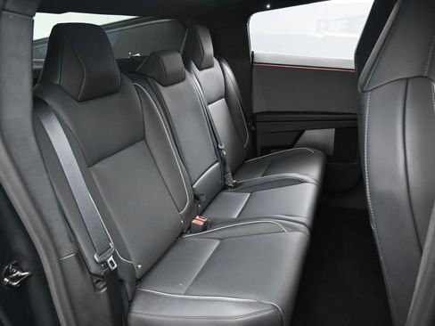 Used 2024 Tesla Cybertruck AWD Crew Cab image 31