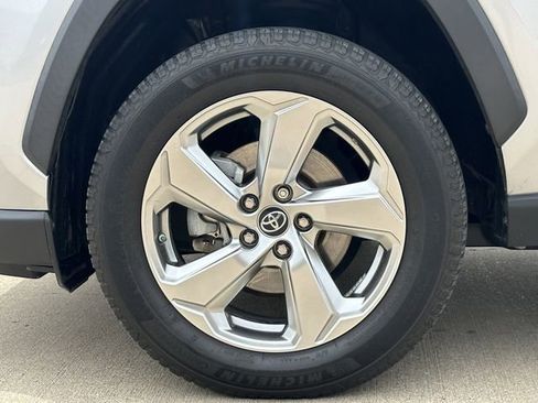 Used 2019 Toyota RAV4 Limited w/ Limited Grade Weather Package AWD/4WD image 9