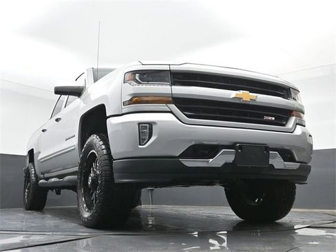 Used 2018 Chevrolet Silverado 1500 LT w/ All Star Edition image 37