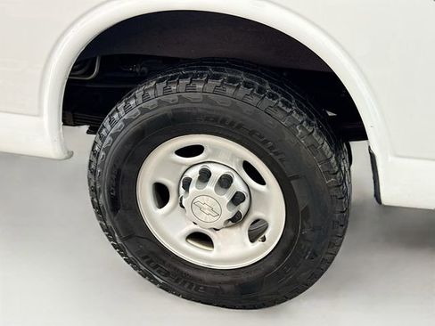 Used 2019 Chevrolet Express 3500 LS image 29