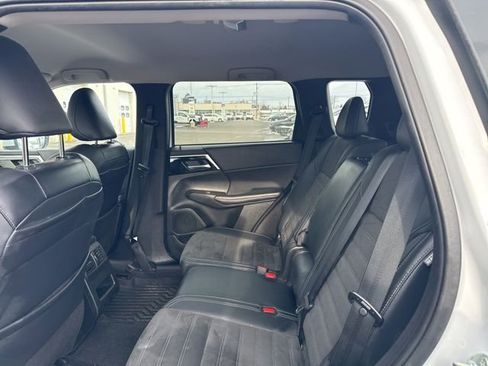 Used 2024 Mitsubishi Outlander SE image 7