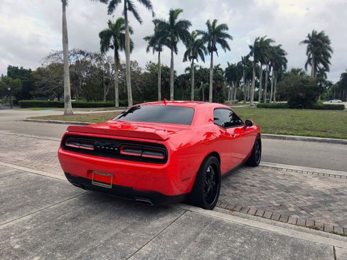 Used 2018 Dodge Challenger SXT w/ Sound Group image 15