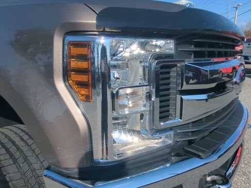 Certified 2019 Ford F250 XLT w/ XLT Premium Package image 11