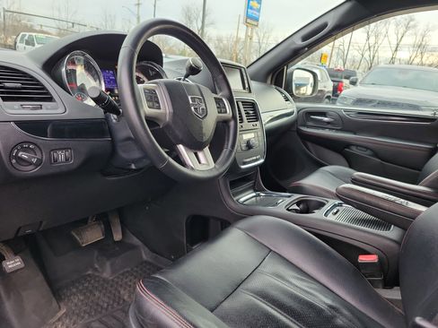 Used 2018 Dodge Grand Caravan GT image 19