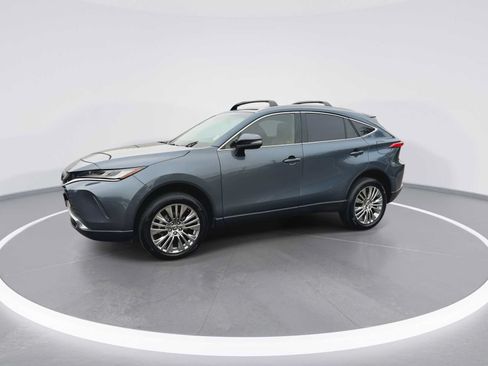 Used 2021 Toyota Venza XLE w/ Carpet Mat Package (TMS) AWD/4WD image 4